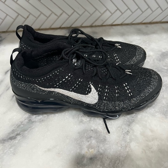 Size 8.5 - Nike Air VaporMax 2023 Flyknit Oreo main image 10